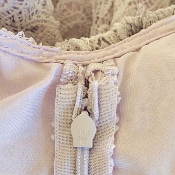 Saylor Adwoa Lilac Lace Overlay Flutter Sleeve Mini Dress Sz M - Picture 14 of 16